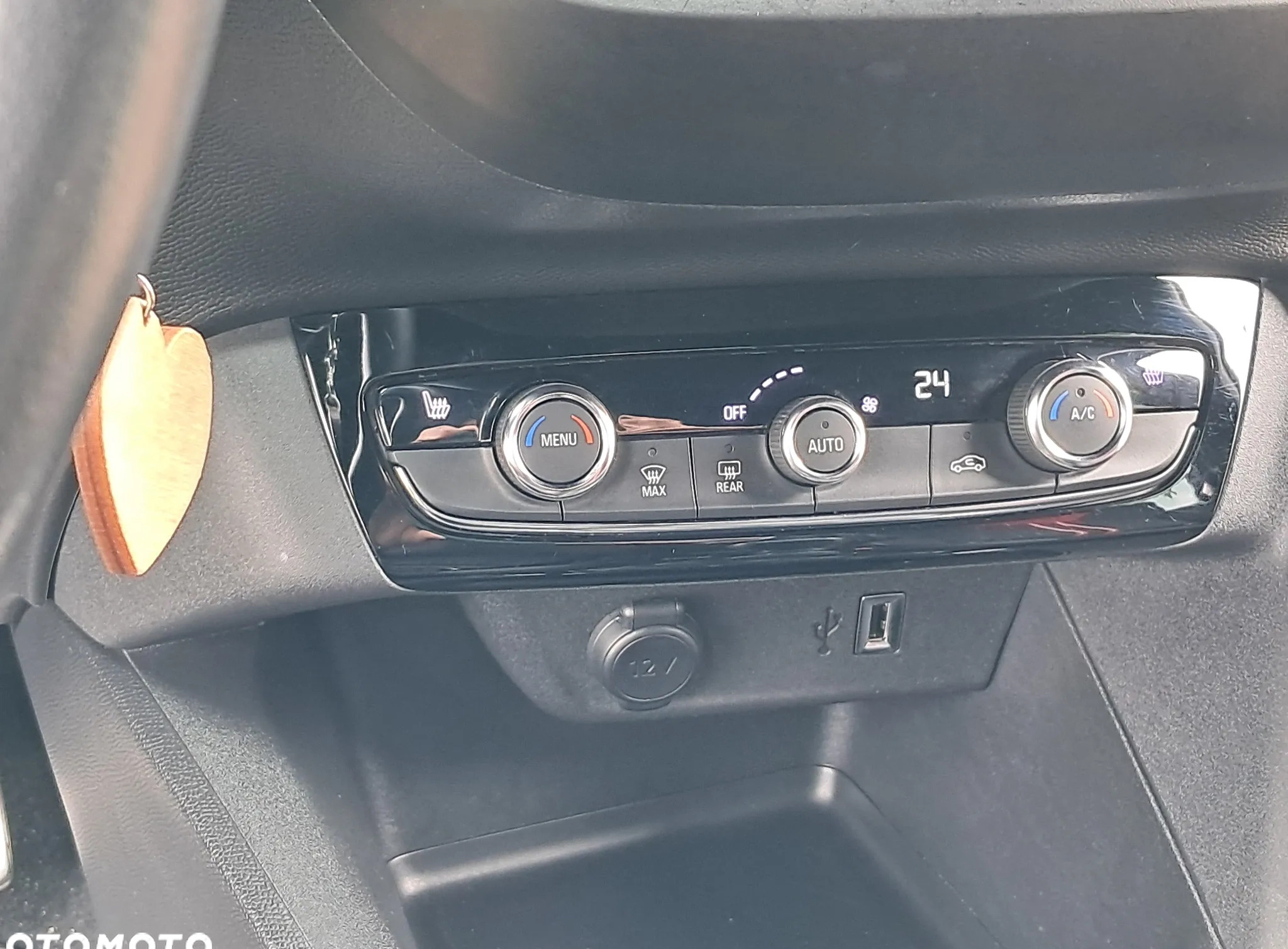 Opel Corsa cena 63900 przebieg: 34000, rok produkcji 2021 z Żyrardów małe 254
